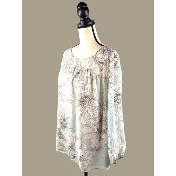 Vince Camuto Light Green and Cream Floral Blouse Size 1X - Picture 3 of 11